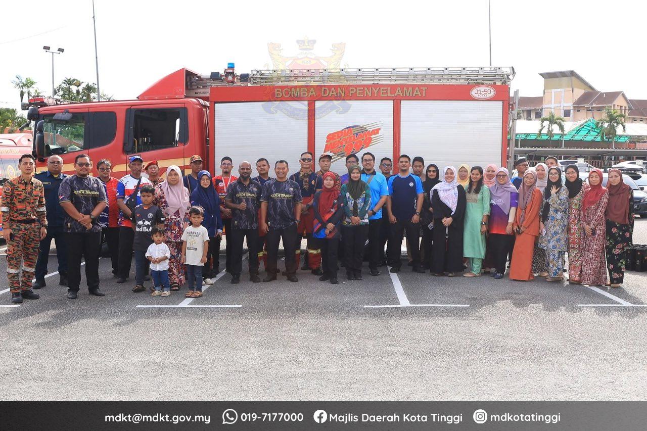 Latihan Kebakaran Dan Bantuan Pertolongan Cemas Warga Kerja Majlis Daerah Kota Tinggi Sempena Sambutan Hari Keselamatan Dan Kesihatan Pekerjaan Sedunia Tahun 2025